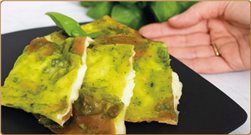 Focaccia con stracchino y pesto genovés 15×20 cm – caja 28 unidades