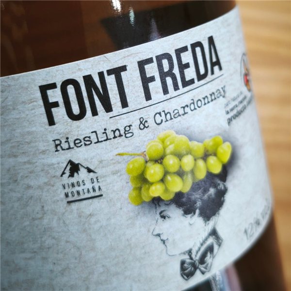 Font Freda Riesling Chardonnay 'Guilella Agrícola'-lateral