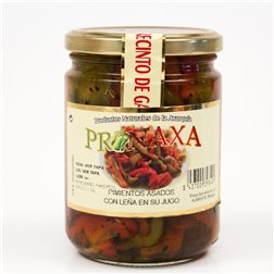 Bocal de poivrons rôtis au feu de bois dans leur jus