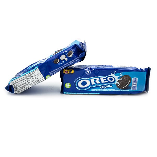 Karton mit 20 Einheiten à 66 g Oreo-Keksen.-lateral