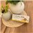 Whole grain organic gluten-free oat digestive biscuit with pineapple juice and grated coconut. Vegan-izquierda