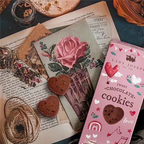 Handcrafted heart-shaped cookies, Lady Joseph (7 units)-trasera