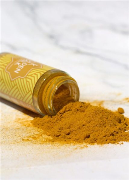 GOLDEN MILK (Kurkuma Latte)-detalle