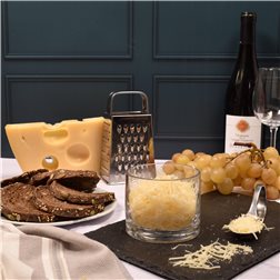 Grana Padano DOP se traduce como "Grana Padano Denominazione di Origine Protetta" en español.