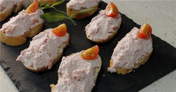 Ibericos von Crema de Jamón York 250g – Knuspriger und cremiger Snack, unwiderstehlich bei jedem Biss-lateral