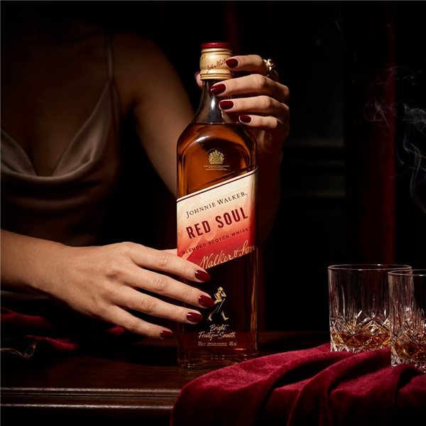 Johnnie Walker Red Soul-lateral