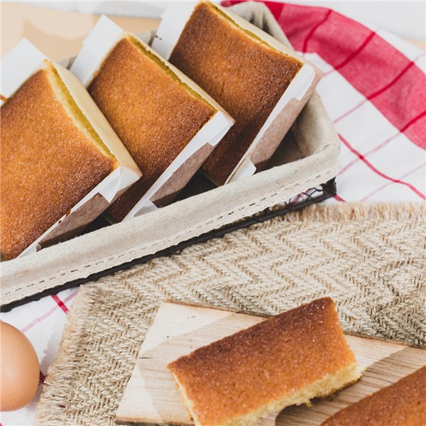 Joselín Large Pasiegos Sponge Cakes, made with Butter, Controlled Quality IGP Sobao Pasiego, Pack of 6 Sponge Cakes (850g)-izquierda