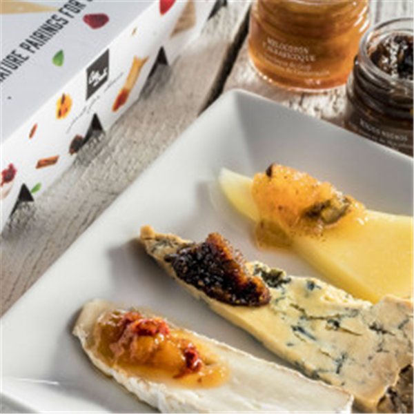 Just For Cheese, giftbox collection, Can Bech-izquierda