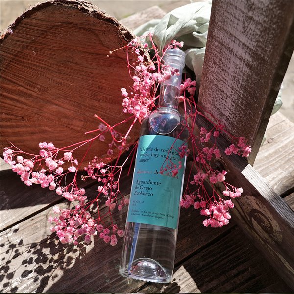 JUSTINA DE LIEBANA Aguardiente de Orujo Ecológico, Destilado Artesanal con Uva Ecológica, 43% Vol., 70 cl-trasera