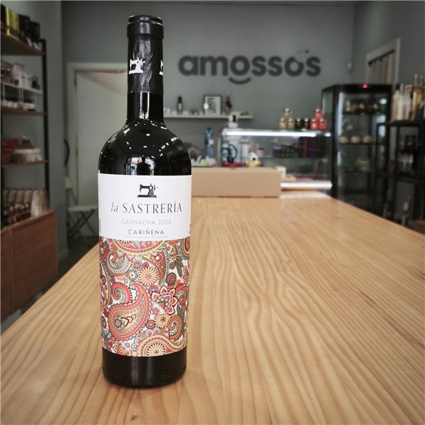 Red wine La Sastrería Garnacha Roble-izquierda