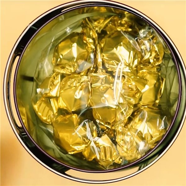 Boîte à musique carrousel avec des ballerines et des chocolats 'Obrador Real'-detalle