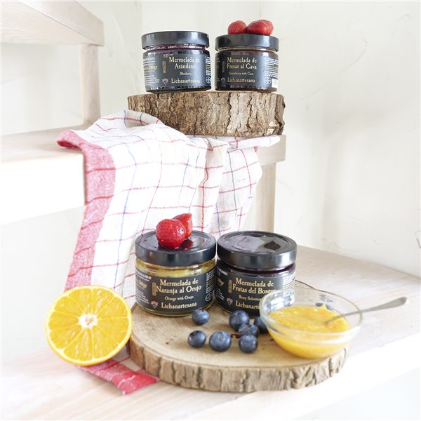 LIEBANARTESANA - Pack de confitures artisanales 4x280g | Myrtilles de Cantabrie + Fraises au Cava + Fruits des bois + Orange à l'Orujo | Naturel et traditionnel de Cantabrie-lateral