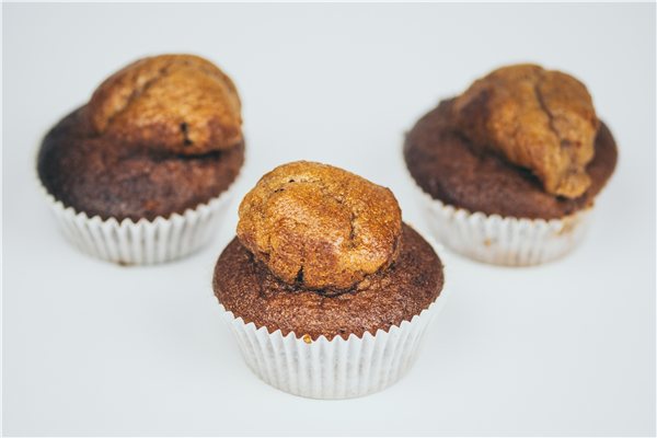 Magdalenas de chocolate artesanas (6 uds) – Caseras, esponjosas y sin conservantes-lateral