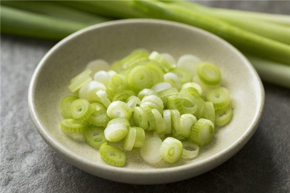 Bunch of Sweet Chives-lateral