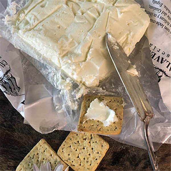 Mantequilla de leche de Oveja, Calaveruela-lateral