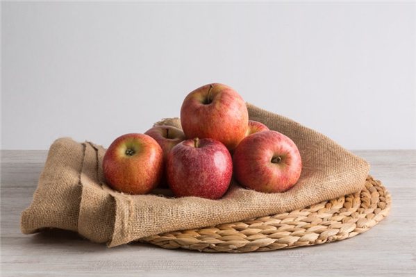 Royal Gala Apple-izquierda