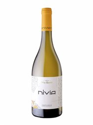 "Mas Llunes Nivia" se traduce al inglés como "More Moons Nivia". Sin embargo, si se trata de un nombre propio o un término específico, es posible que no se traduzca y se mantenga como está.