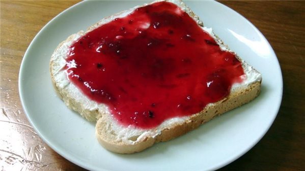 Erdbeermarmelade-lateral