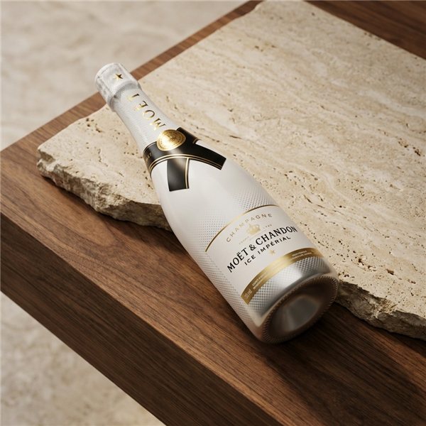 Moet & Chandon Ice Imperial-lateral