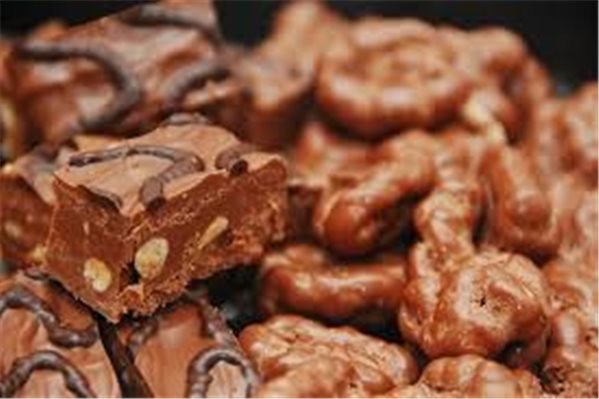CHOCOLATE NUTS-lateral