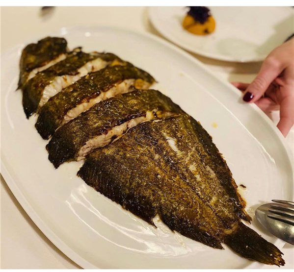 Paket mit Wildfisch (3 Seezungen von 350-400 g und 1 Merluza von 2 kg)-trasera