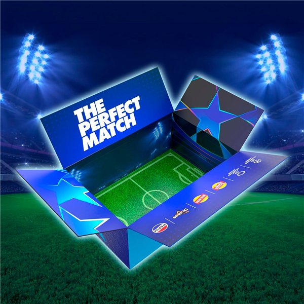 Special Champions League Pack of 10 Bags of Savory Snacks: 3 LAY’S Gourmet, 3 DORITOS Tex Mex, and 4 CHEETOS Pelotazos for Appetizers and Parties + Gift Socks-lateral