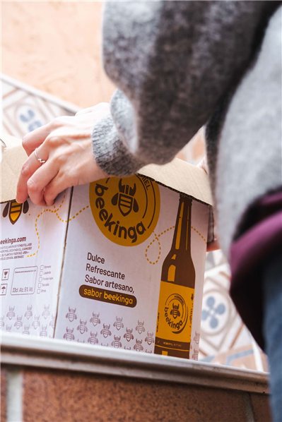 Pack Vikingo Hidromiel Beekinga - 9 Botellines 33cl y un cuerno-izquierda