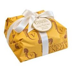 Panettone mit Orange, gefüllt mit Creme
