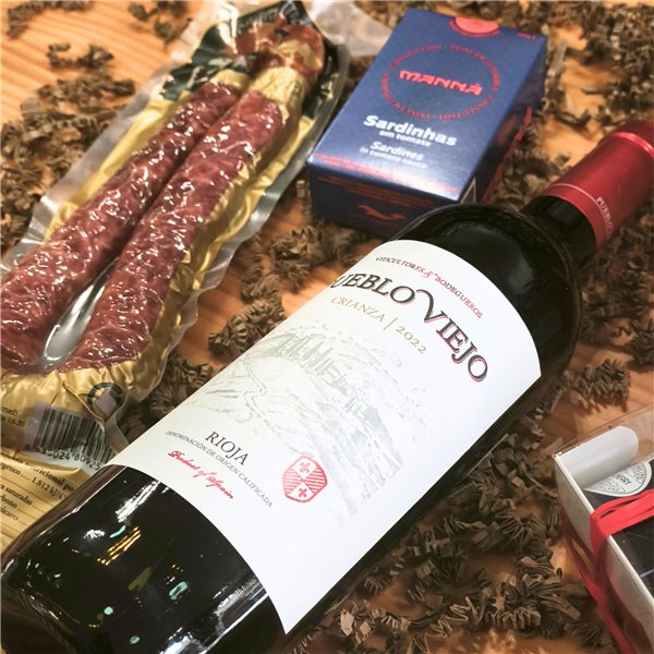 La traducción de "Papá de Pueblo Viejo" al francés es "Papa de Pueblo Viejo". Sin embargo, si "Pueblo Viejo" es un nombre propio, se mantendría igual. Si necesitas una traducción diferente o más contexto, házmelo saber.-detalle