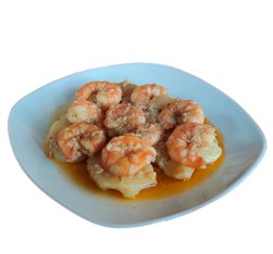 La traducción de "Patatas con langostinos" al francés es "Pommes de terre aux crevettes."