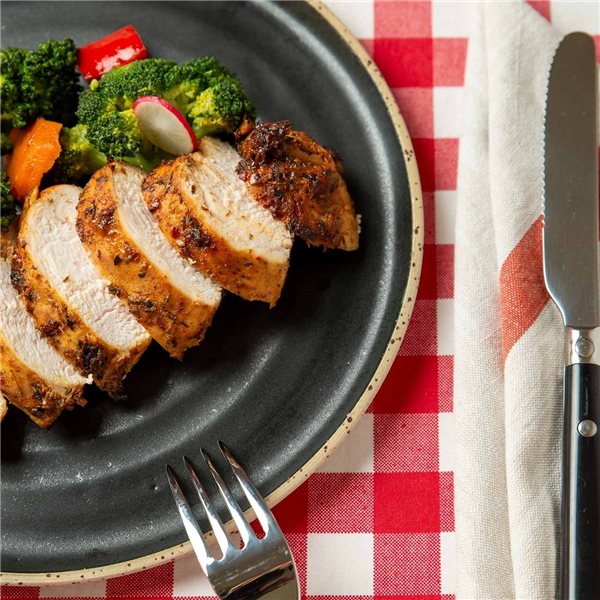 Pechuga de pollo a la barbacoa con verduras-detalle