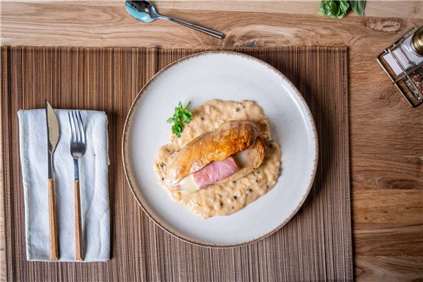Stuffed chicken breast-lateral