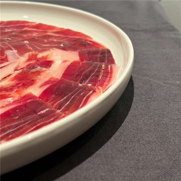 Plato de Jamón de Bellota 100% Ibérico cortado a cuchillo-trasera