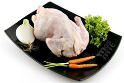 Poulet entier rôti, environ 2 kg.