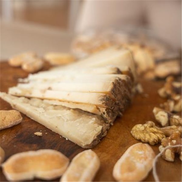 Reifer Ziegenkäse mit Rohmilch, 210 g.-lateral