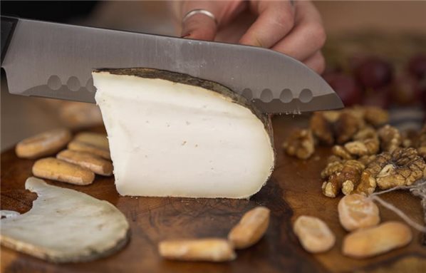 Reifer Ziegenkäse vom Serviettentyp 210g.-detalle