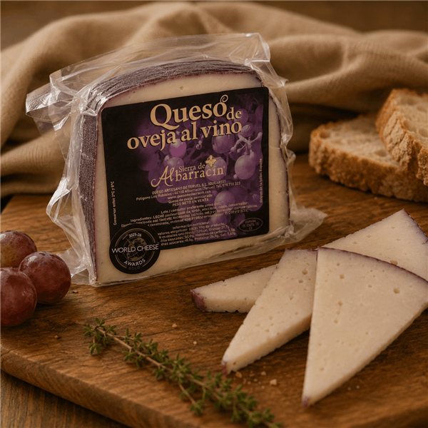 Sheep Cheese in Wine-detalle