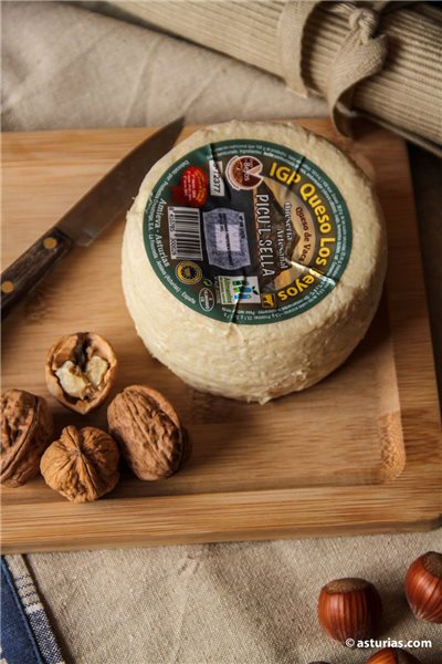 Cow's cheese from Los Beyos-lateral