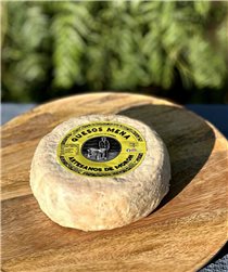 Reifer Ziegenkäse mit natürlicher Butterdecke