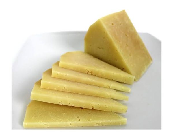 Manchego Cheese Macerated in Oil-lateral