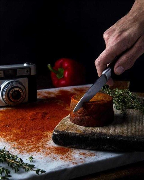Semi-cured vegan cheese with sweet smoked paprika, Veggie Karma-trasera