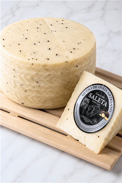 Queso Trufa de Oveja Artesano 2,3Kg Saleta-detalle