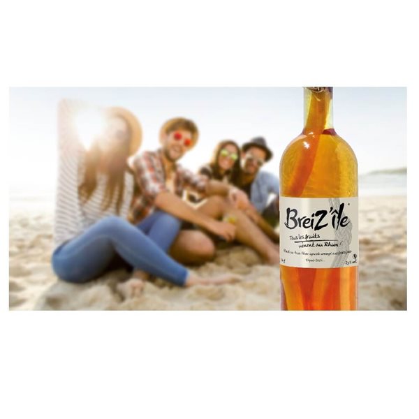 Traditional "Banana-Pineapple" flavored arranged rum 70cl-detalle