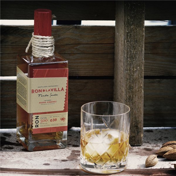 Ron de La Villa - Ed. Lim. 

Rum aus der Villa - Ausg. Lim.-lateral