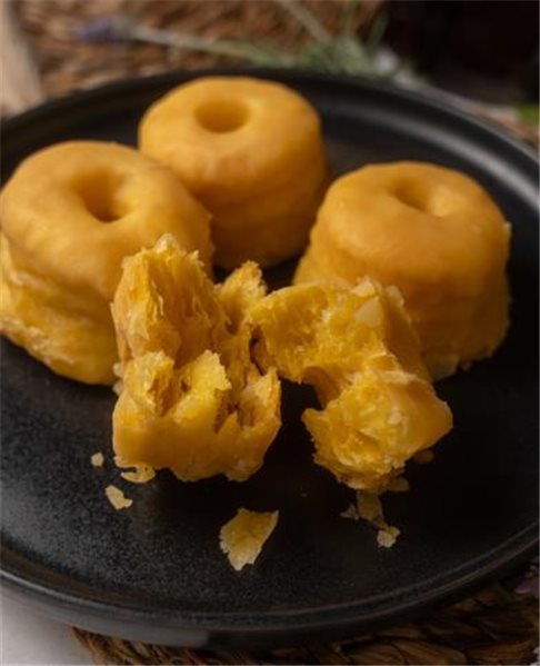 Yolk donuts 300g.-lateral