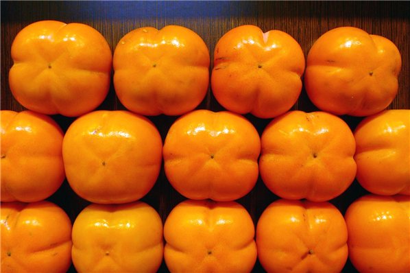 "SHARONIS" parece ser un nombre propio o una palabra que no requiere traducción. Sin embargo, si necesitas una traducción o contexto específico, por favor proporciona más información.-izquierda