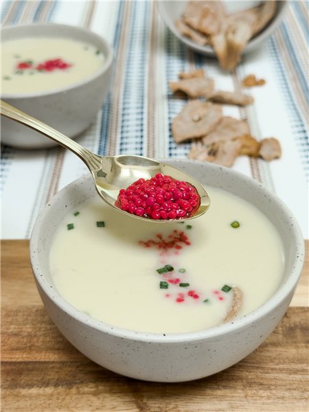 SPHERIKA, red smoked herring spheres 50g-lateral