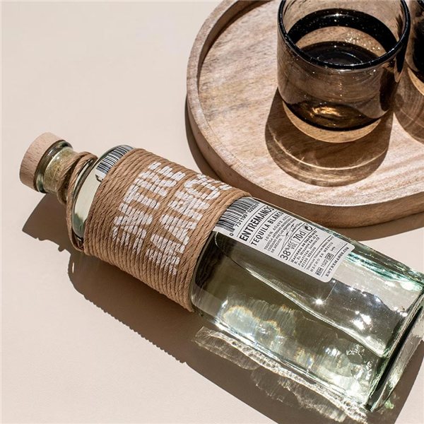 Tequila Entremanos Blanco-detalle