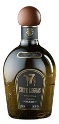 'Tequila Siete Leguas Añejo' se traduce al francés como 'Tequila Siete Leguas Añejo'. Los nombres propios de productos, especialmente en el caso de bebidas alcohólicas, normalmente no se traducen.