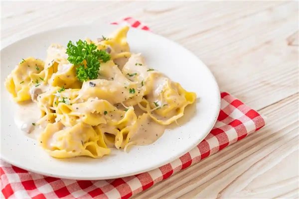 Tortellini mit Käse-detalle